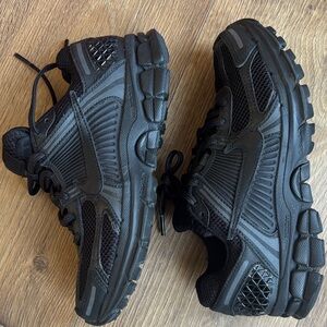 Nike Bowerman Series Vomero 5 Triple Black Athletic Shoes Men’s Size 5